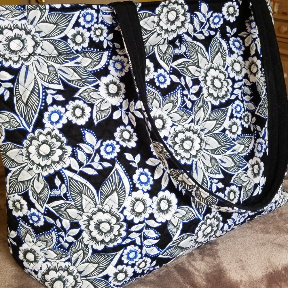 NWOT Large Vera Bradley Tote